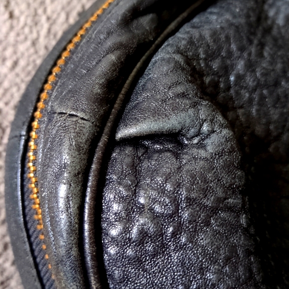 Marc Jacobs Pebbled Leather Crossbody Zip Expand Bag - Picture 16 of 16